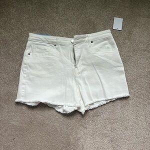 NWT Abound Cream Jean Shorts
